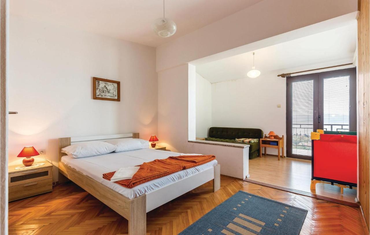 Cozy Apartment In Novi Vinodolski With Kitchen Экстерьер фото