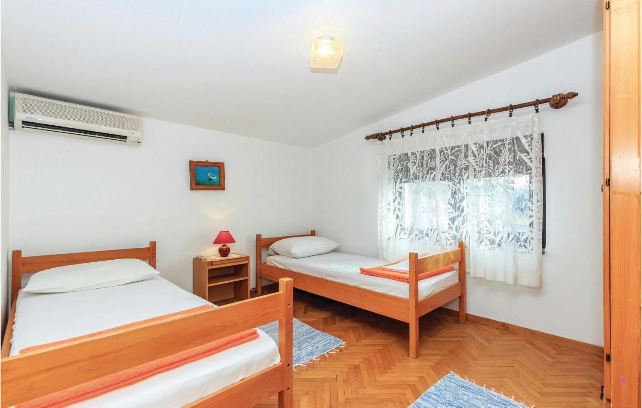Cozy Apartment In Novi Vinodolski With Kitchen Экстерьер фото