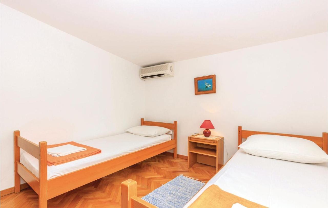 Cozy Apartment In Novi Vinodolski With Kitchen Экстерьер фото