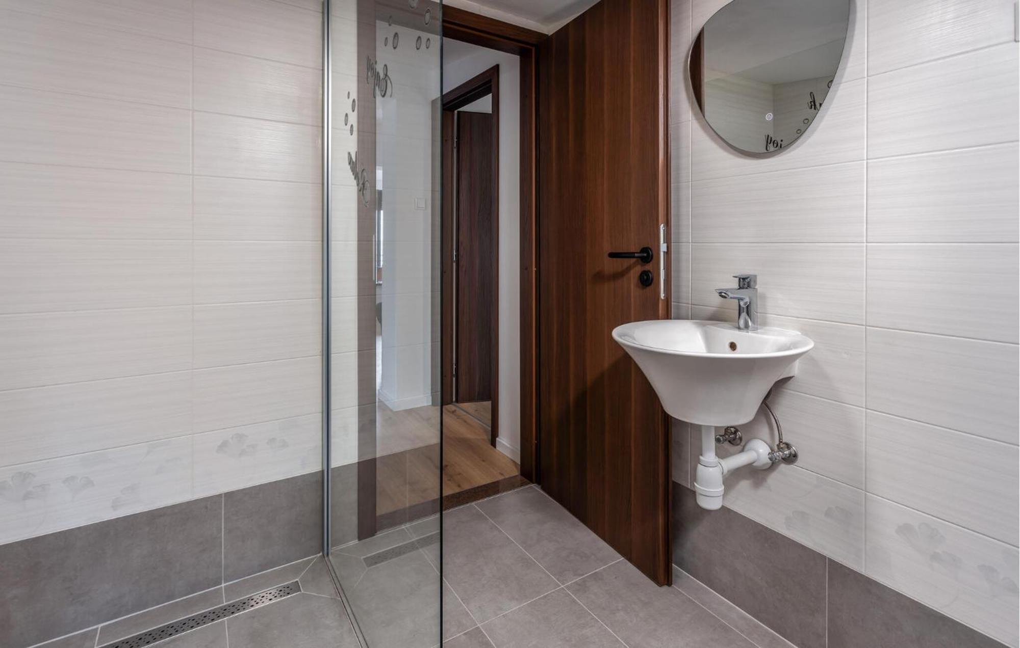 Cozy Apartment In Novi Vinodolski With Kitchen Экстерьер фото
