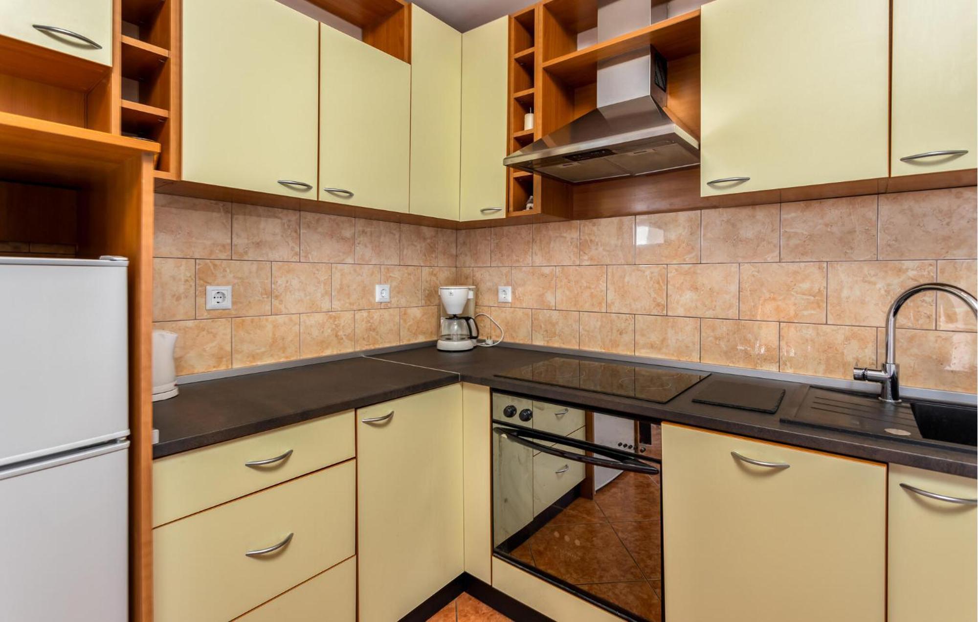 Cozy Apartment In Novi Vinodolski With Kitchen Экстерьер фото