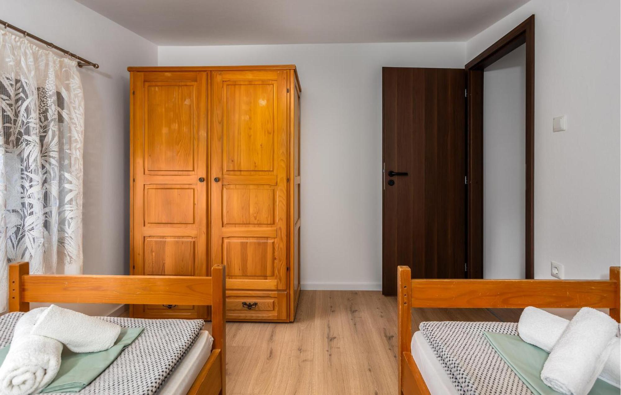 Cozy Apartment In Novi Vinodolski With Kitchen Экстерьер фото
