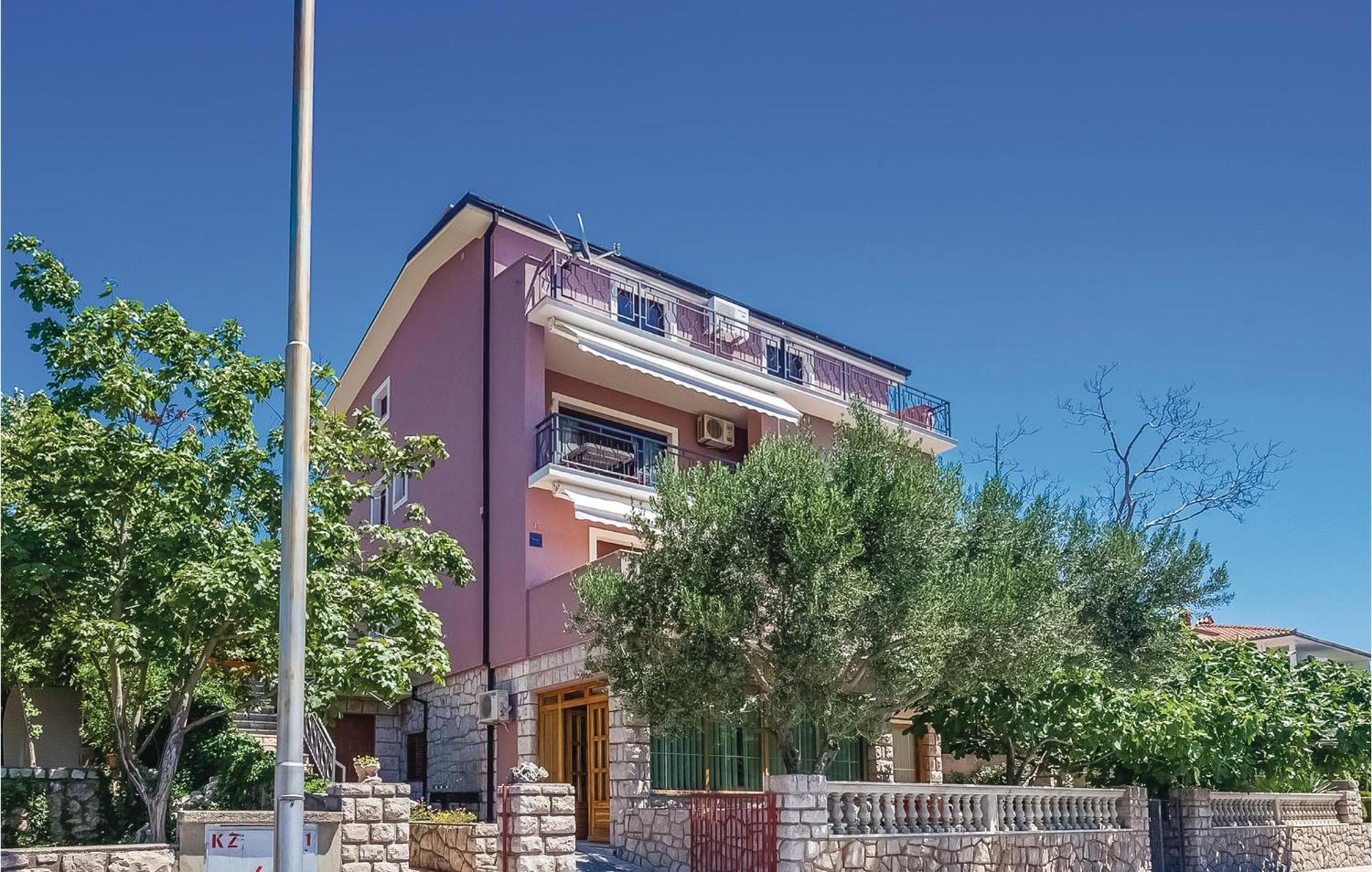 Cozy Apartment In Novi Vinodolski With Kitchen Экстерьер фото